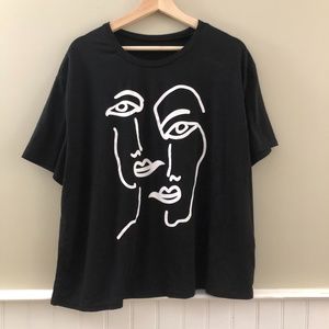 3/$25 💖 Graphic face Illustration T-shirt